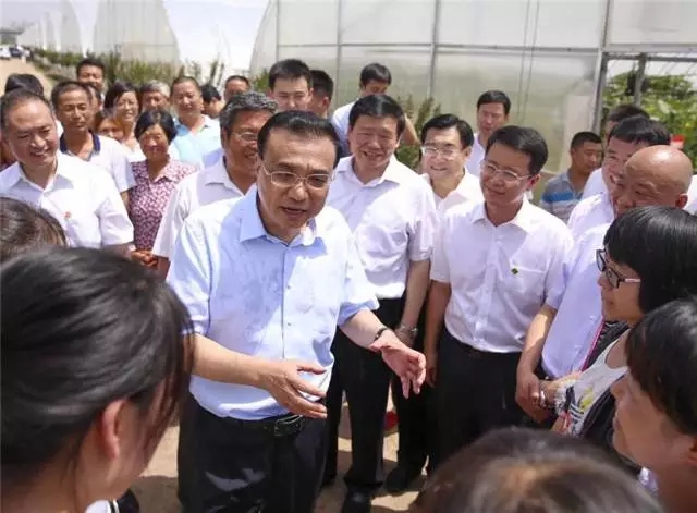 李克強總理冒酷暑考察陜西羊乳產(chǎn)業(yè)鏈，精準扶貧項目